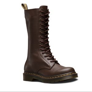 Dr. Martens 1B99 Brown Virginia leather size 6